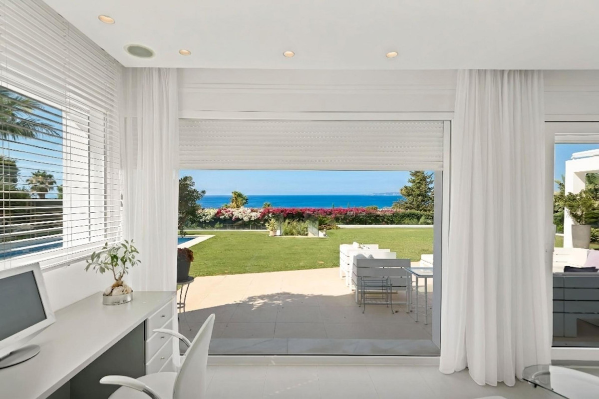 6 Bed Townhouse for sale in Sierra Blanca Costa Del Sol, Málaga, Spain