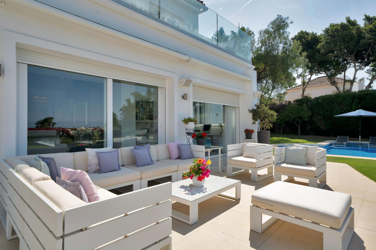 6 Bed Townhouse for sale in Sierra Blanca Costa Del Sol, Málaga, Spain