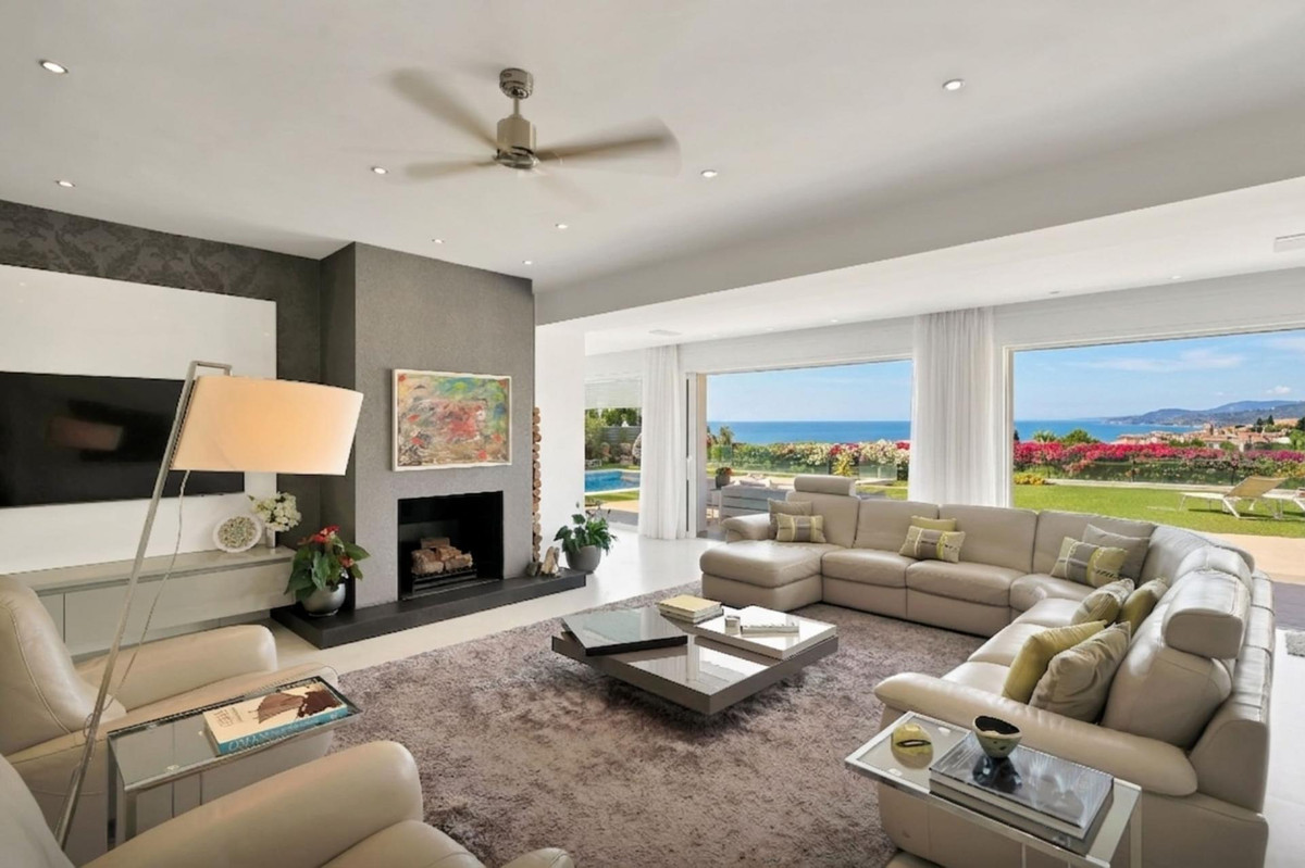6 Bed Townhouse for sale in Sierra Blanca Costa Del Sol, Málaga, Spain