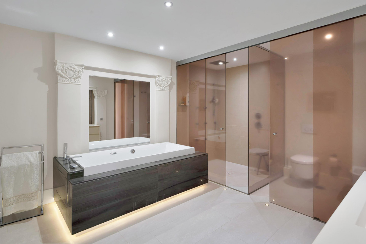 6 Bed Townhouse for sale in Sierra Blanca Costa Del Sol, Málaga, Spain