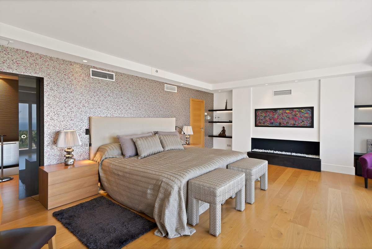6 Bed Townhouse for sale in Sierra Blanca Costa Del Sol, Málaga, Spain