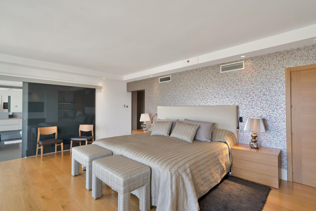 6 Bed Townhouse for sale in Sierra Blanca Costa Del Sol, Málaga, Spain