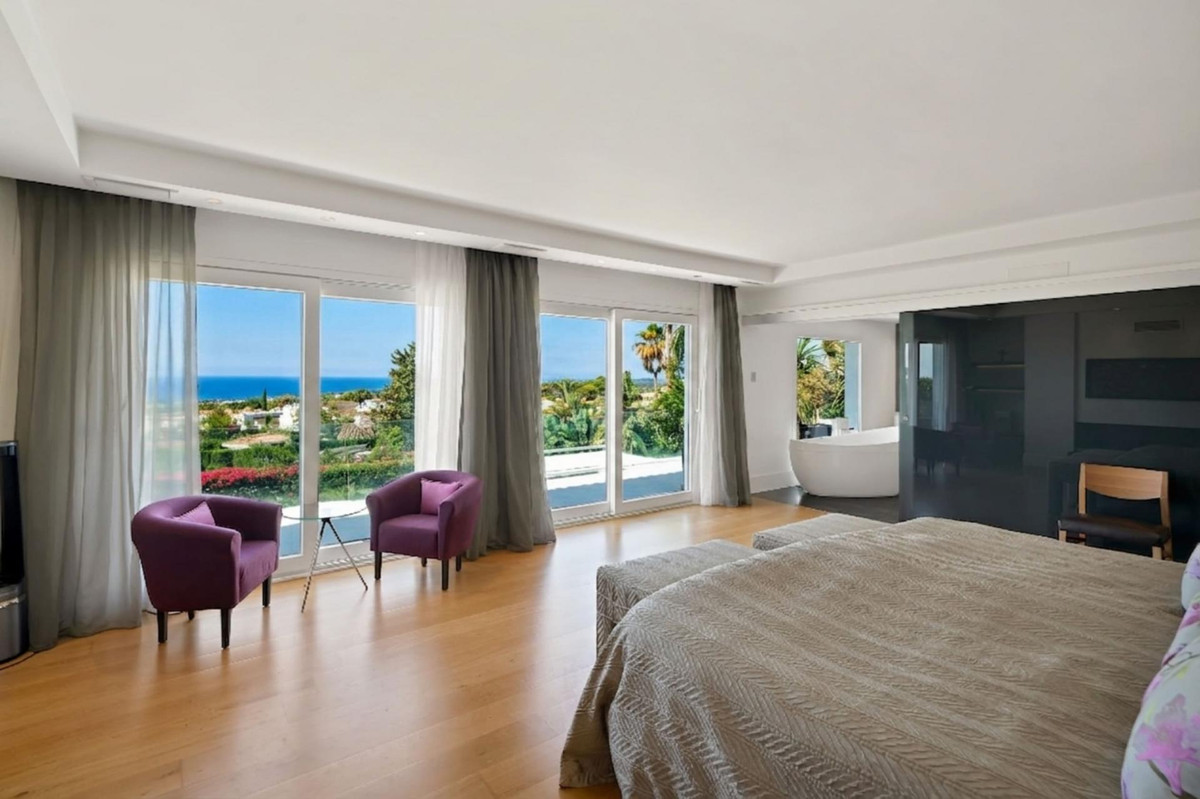 6 Bed Townhouse for sale in Sierra Blanca Costa Del Sol, Málaga, Spain