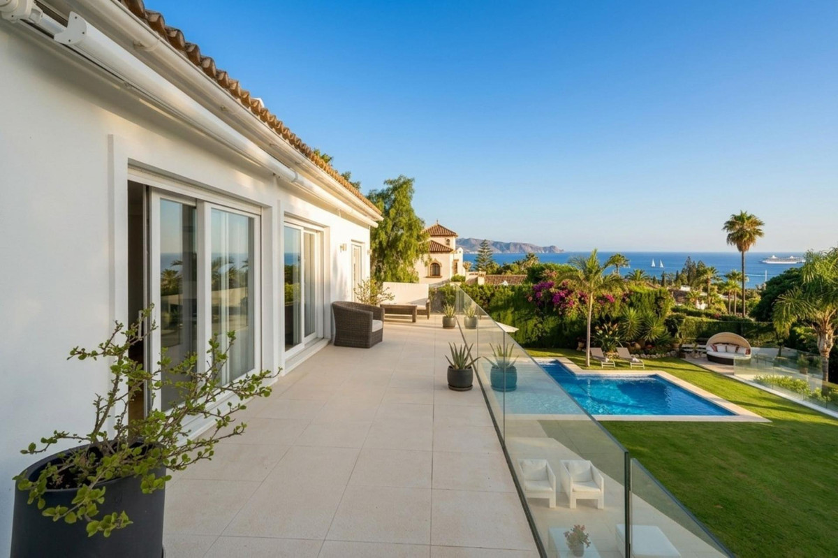6 Bed Townhouse for sale in Sierra Blanca Costa Del Sol, Málaga, Spain