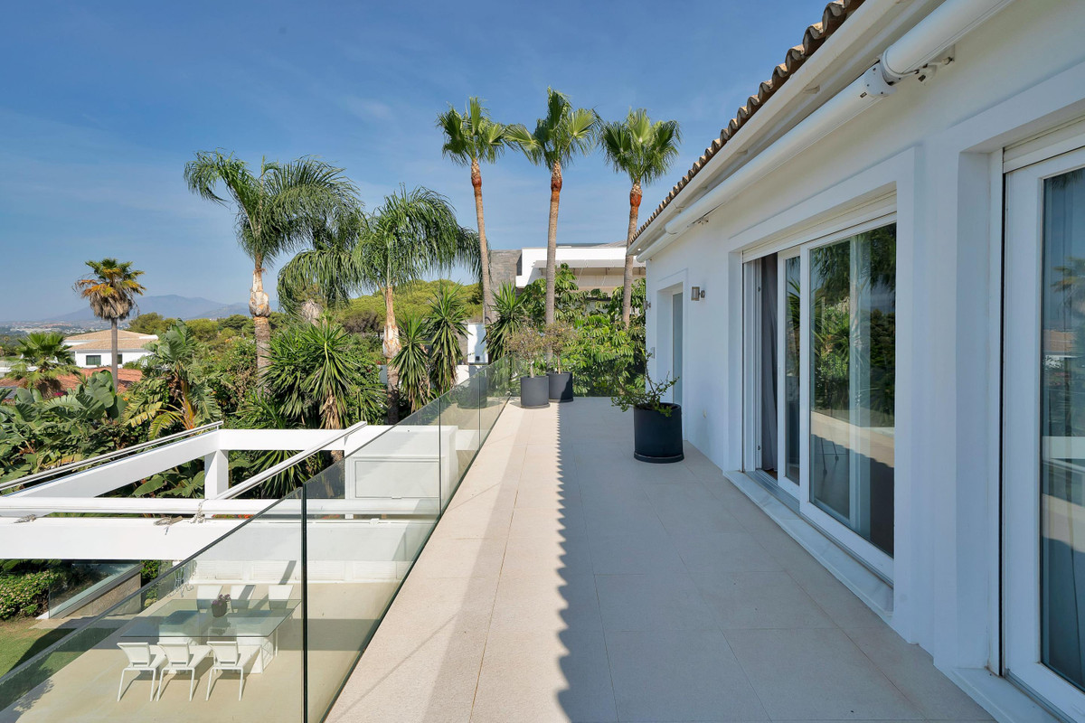 6 Bed Townhouse for sale in Sierra Blanca Costa Del Sol, Málaga, Spain