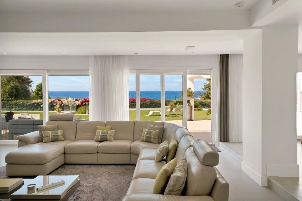 6 Bed Townhouse for sale in Sierra Blanca Costa Del Sol, Málaga, Spain