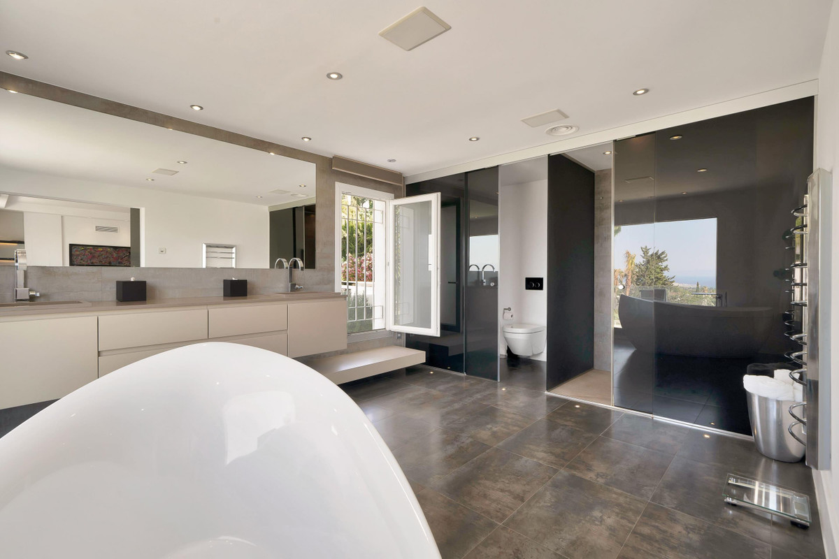 6 Bed Townhouse for sale in Sierra Blanca Costa Del Sol, Málaga, Spain