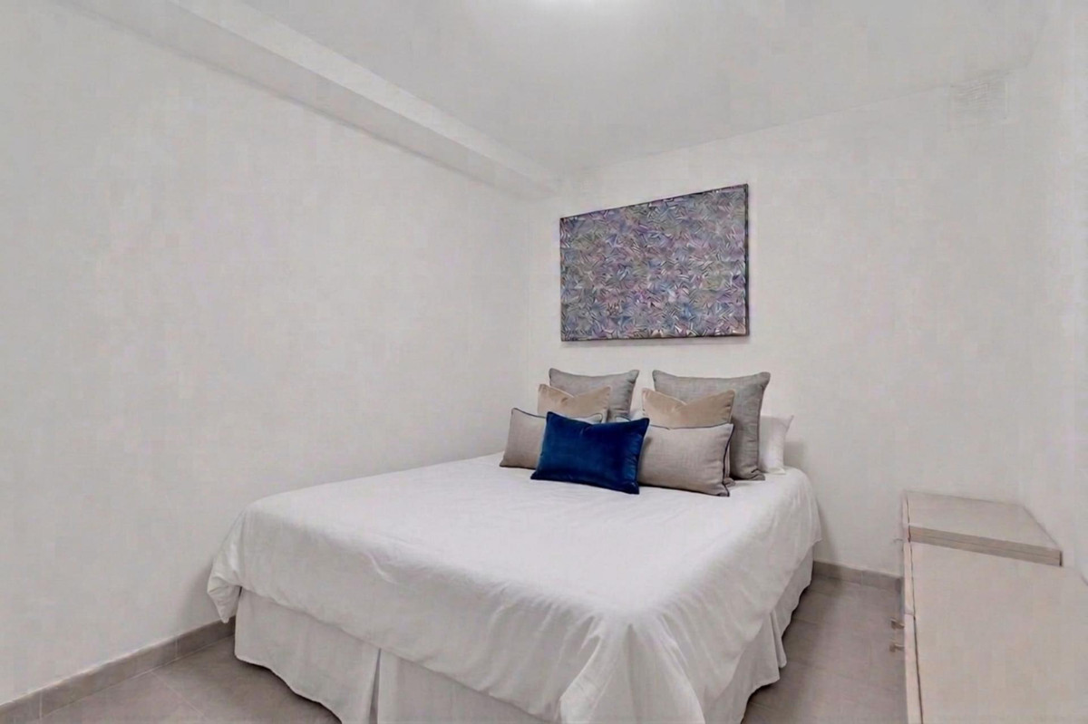 6 Bed Townhouse for sale in Sierra Blanca Costa Del Sol, Málaga, Spain