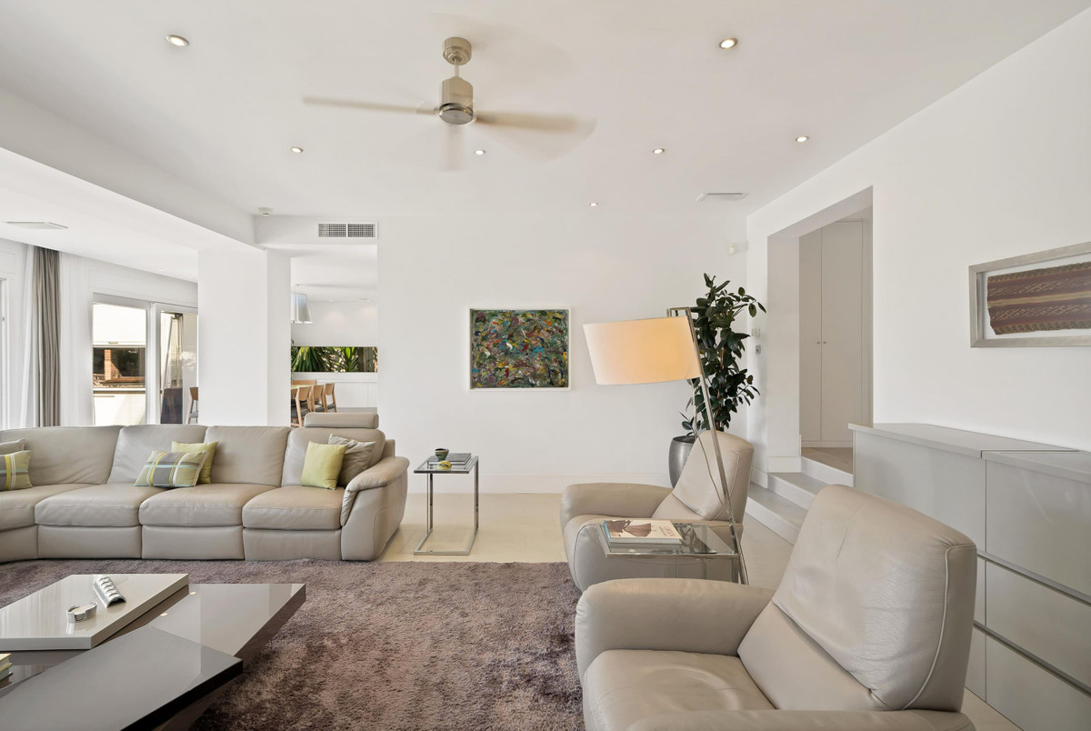 6 Bed Townhouse for sale in Sierra Blanca Costa Del Sol, Málaga, Spain
