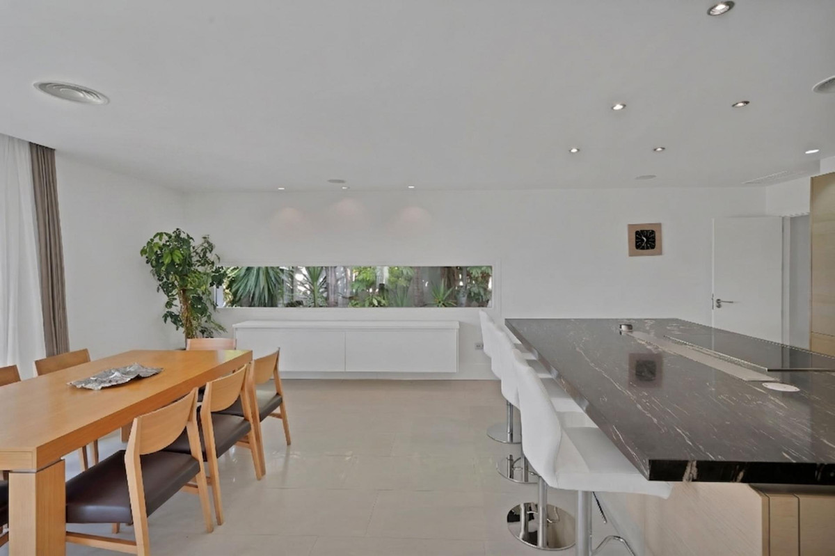 6 Bed Townhouse for sale in Sierra Blanca Costa Del Sol, Málaga, Spain