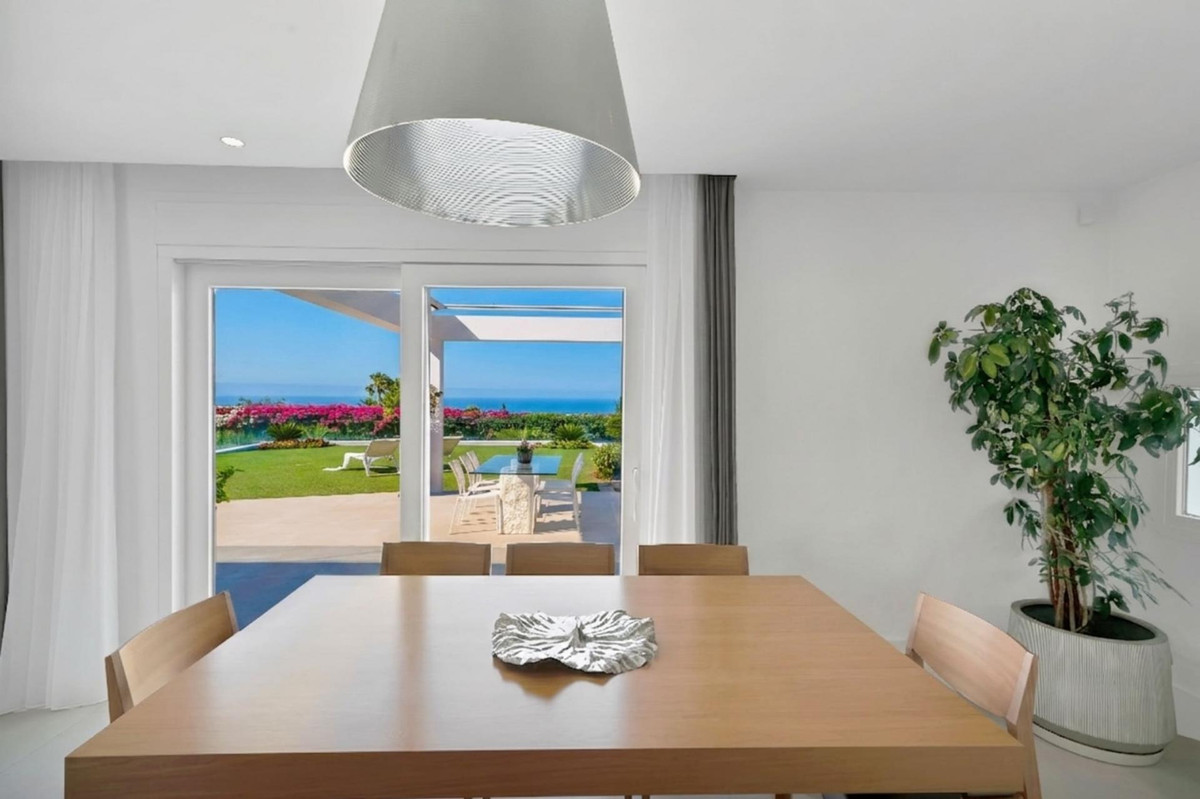 6 Bed Townhouse for sale in Sierra Blanca Costa Del Sol, Málaga, Spain