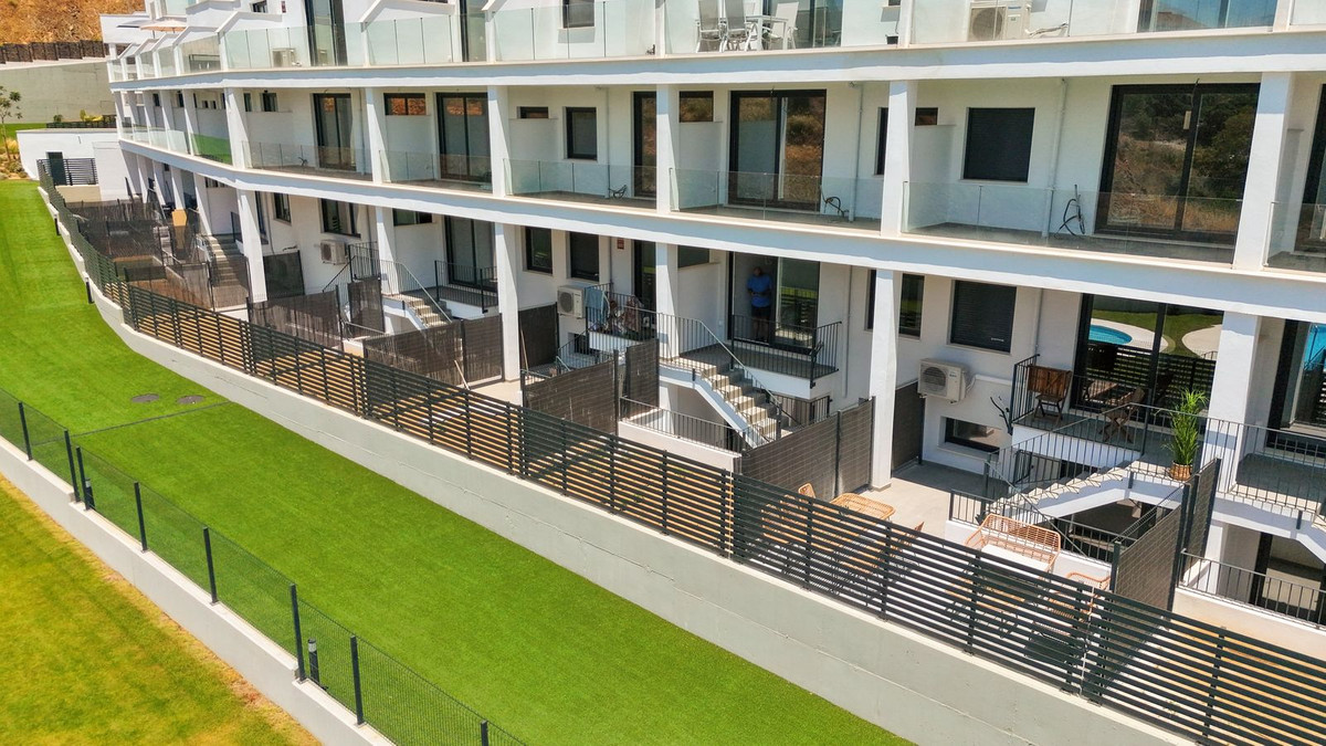 Se vende Apartamento Planta Baja de 2 dormitorios en Costa Del Sol, Málaga, España