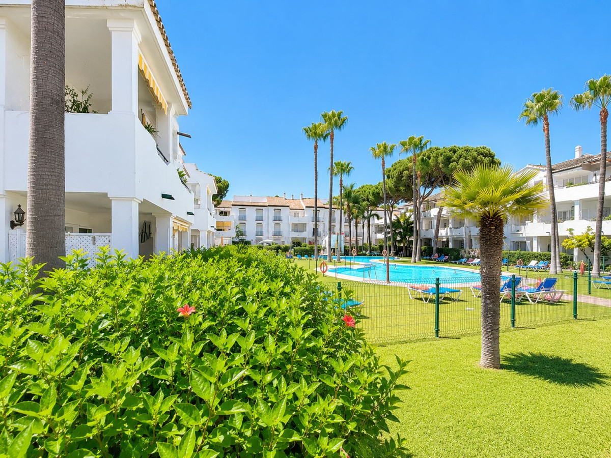 3 Bed Apartment for sale in Estepona Costa Del Sol, Málaga, Spain