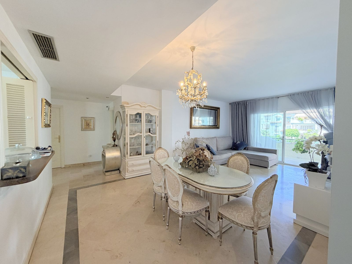 3 Bed Apartment for sale in Estepona Costa Del Sol, Málaga, Spain