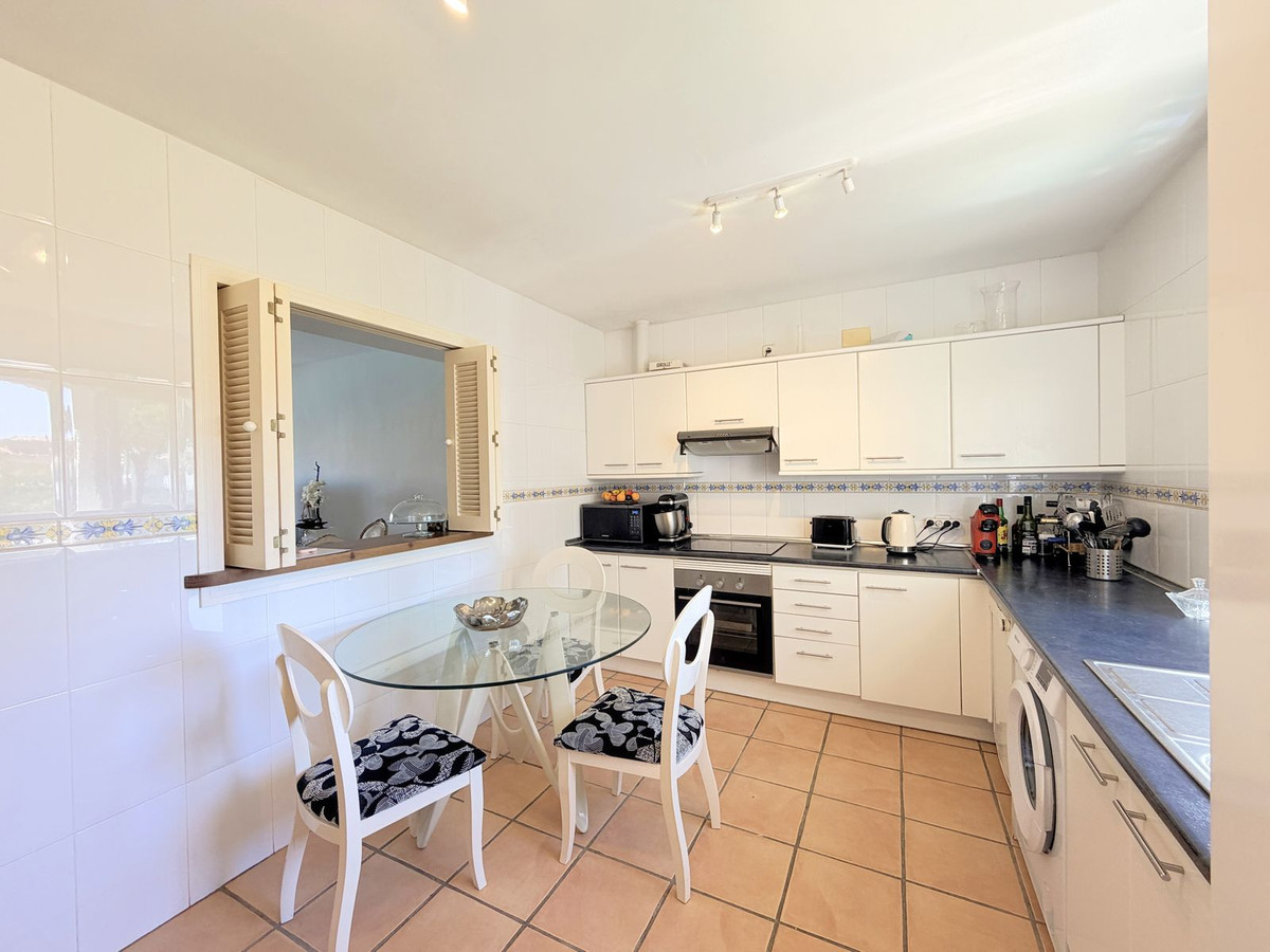 3 Bed Apartment for sale in Estepona Costa Del Sol, Málaga, Spain