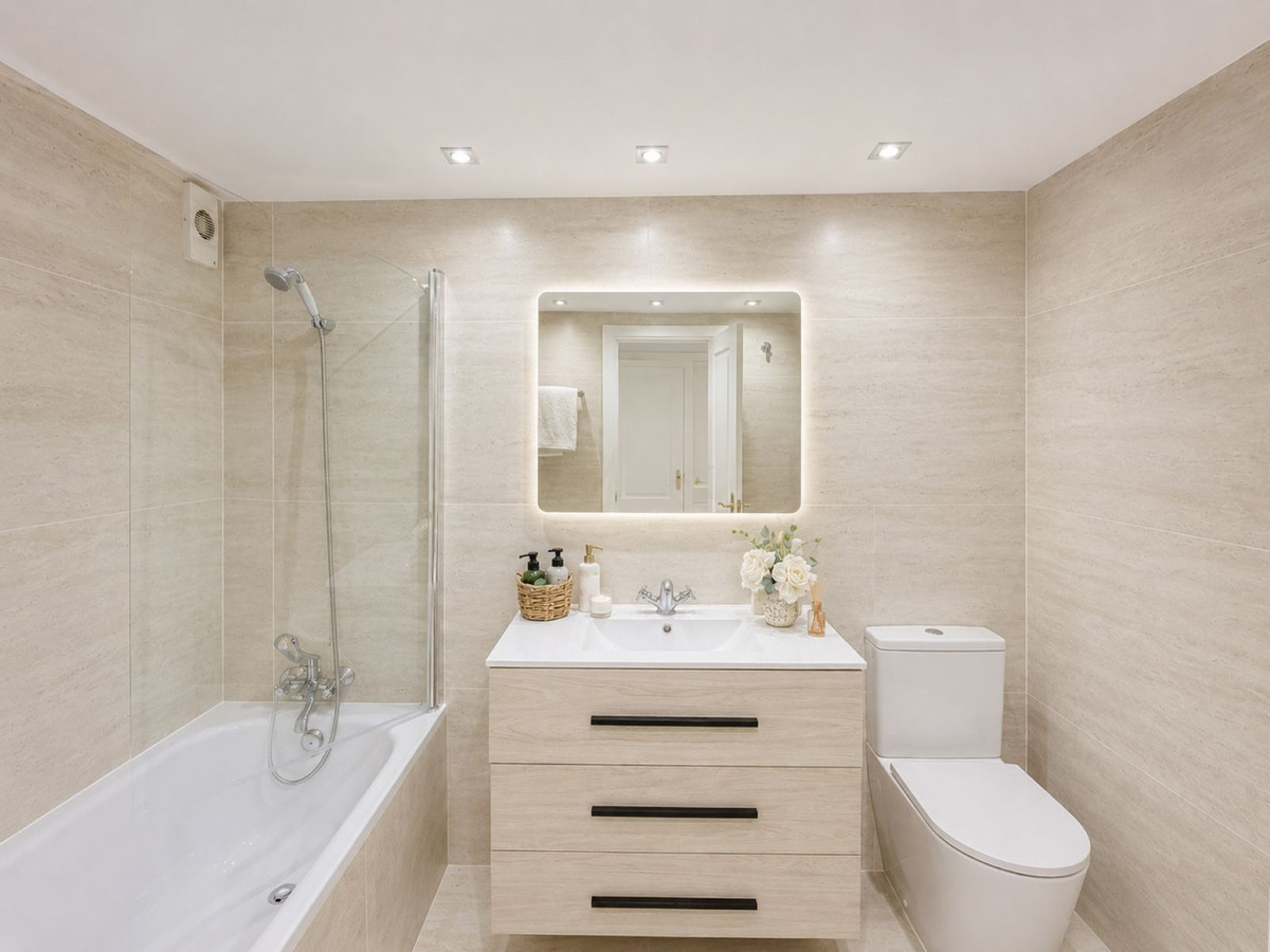 3 Bed Apartment for sale in Estepona Costa Del Sol, Málaga, Spain