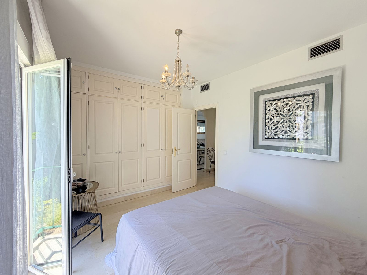 3 Bed Apartment for sale in Estepona Costa Del Sol, Málaga, Spain