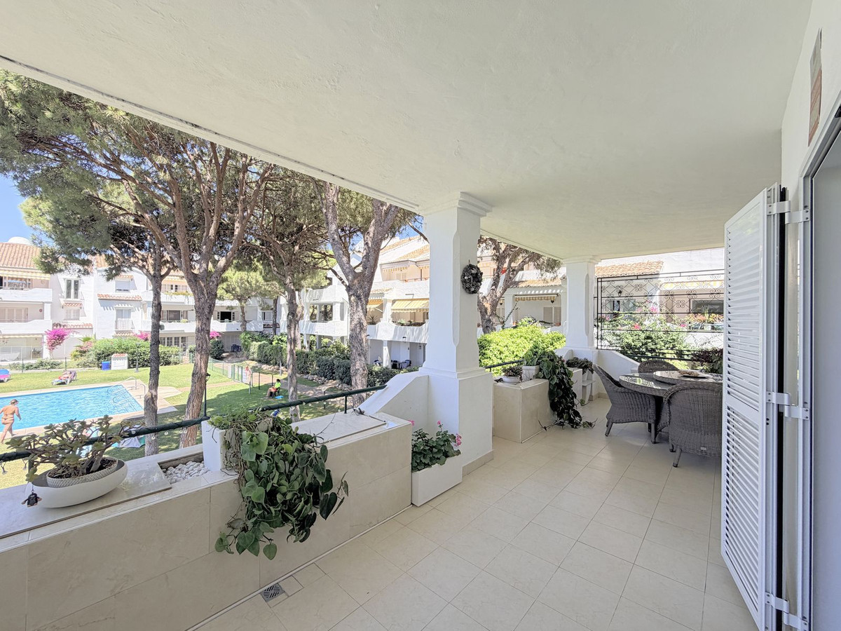 3 Bed Apartment for sale in Estepona Costa Del Sol, Málaga, Spain