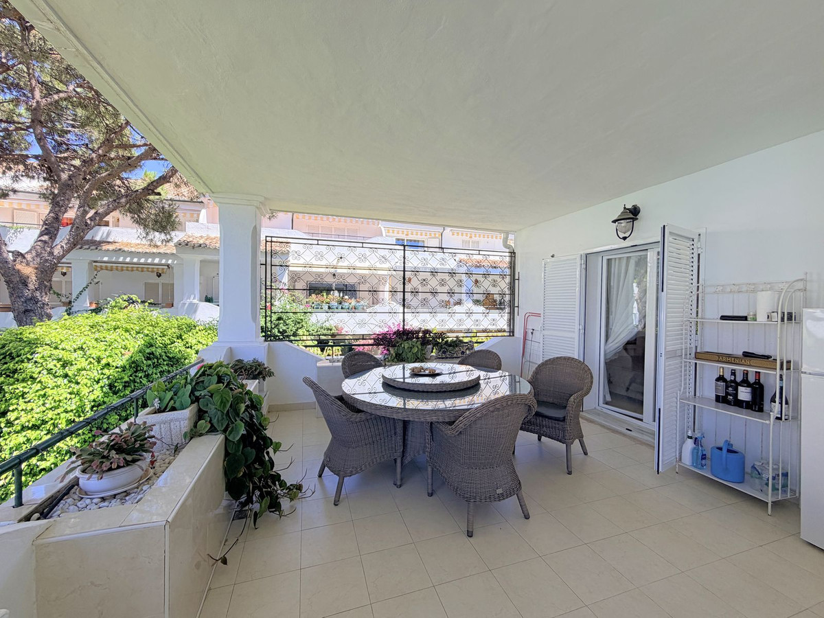 3 Bed Apartment for sale in Estepona Costa Del Sol, Málaga, Spain