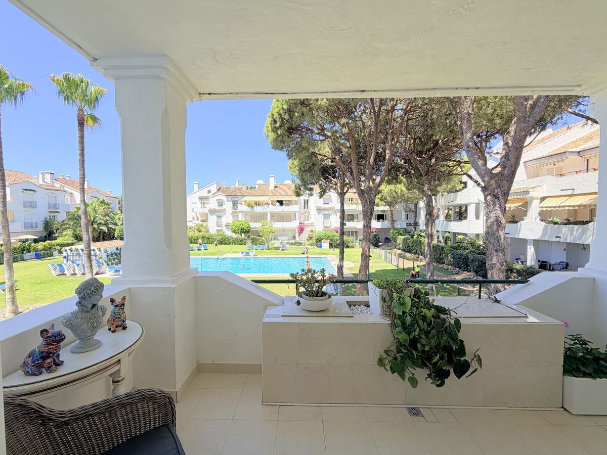 3 Bed Apartment for sale in Estepona Costa Del Sol, Málaga, Spain
