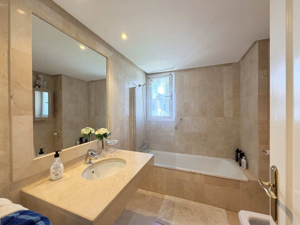 3 Bed Apartment for sale in Estepona Costa Del Sol, Málaga, Spain