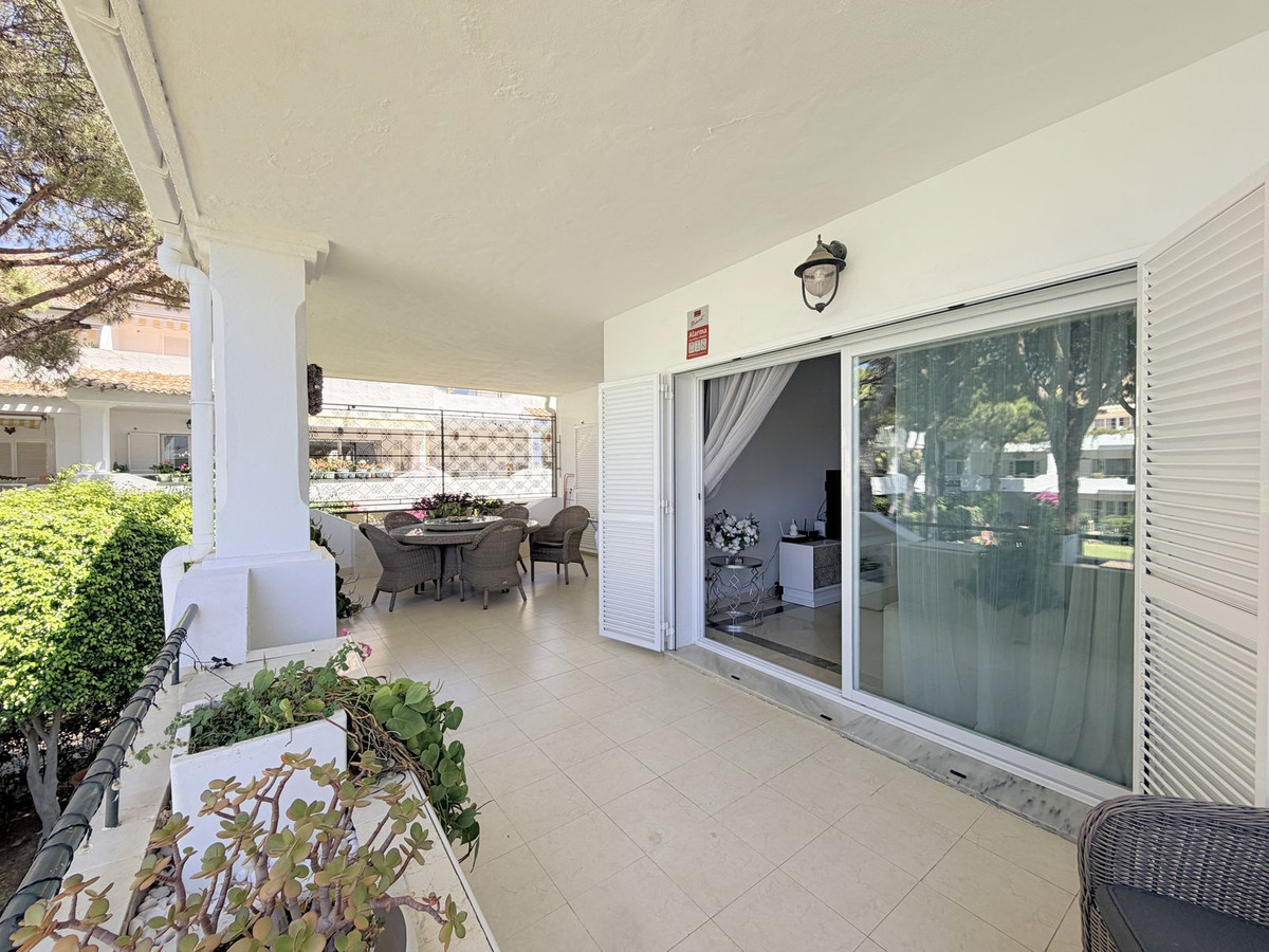 3 Bed Apartment for sale in Estepona Costa Del Sol, Málaga, Spain