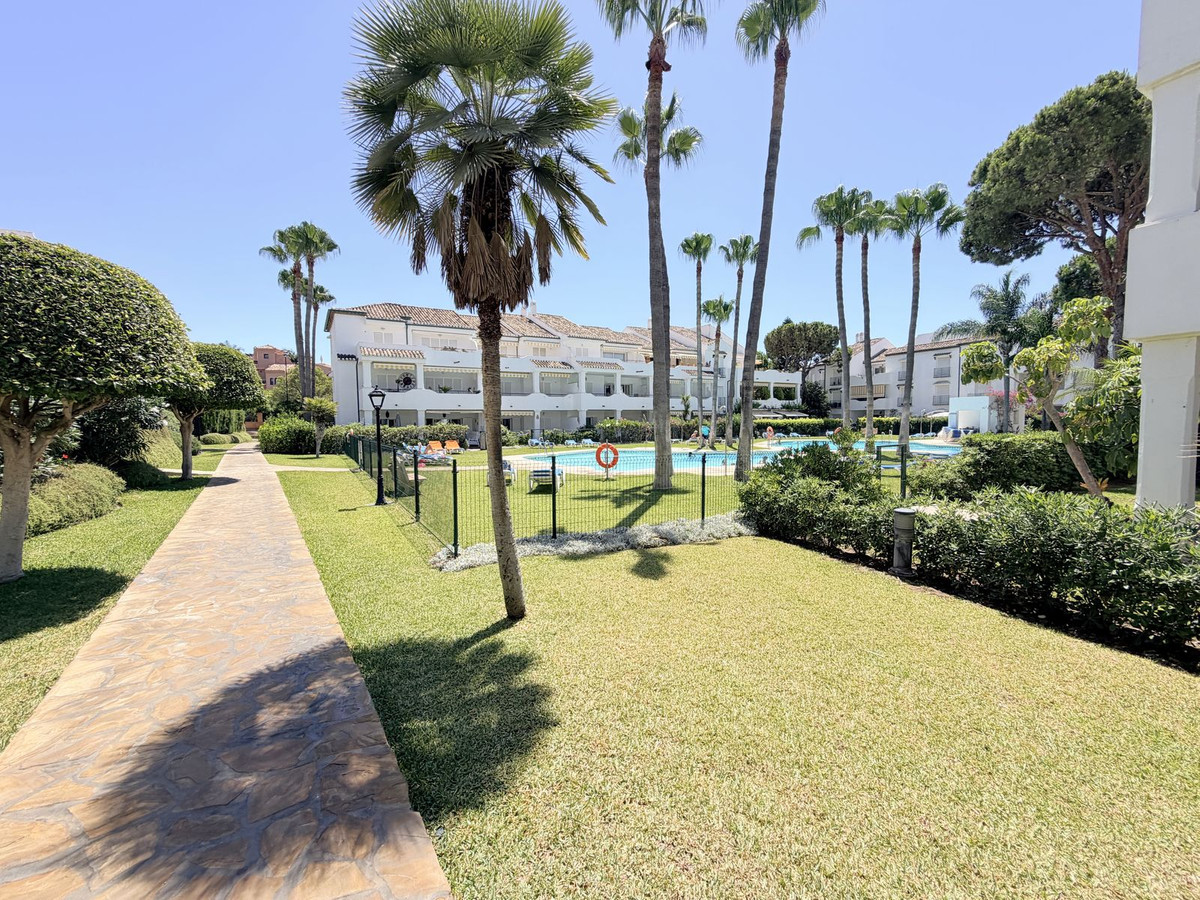 3 Bed Apartment for sale in Estepona Costa Del Sol, Málaga, Spain