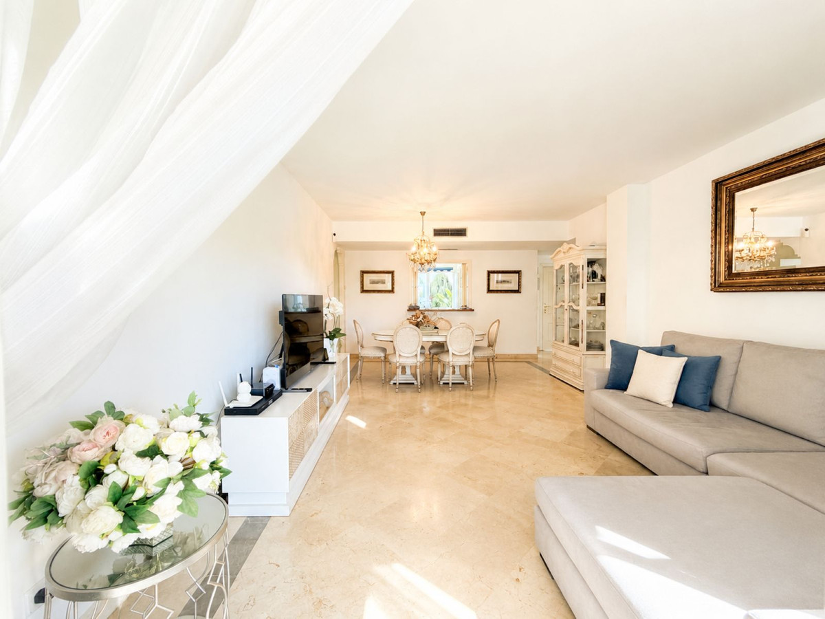 3 Bed Apartment for sale in Estepona Costa Del Sol, Málaga, Spain