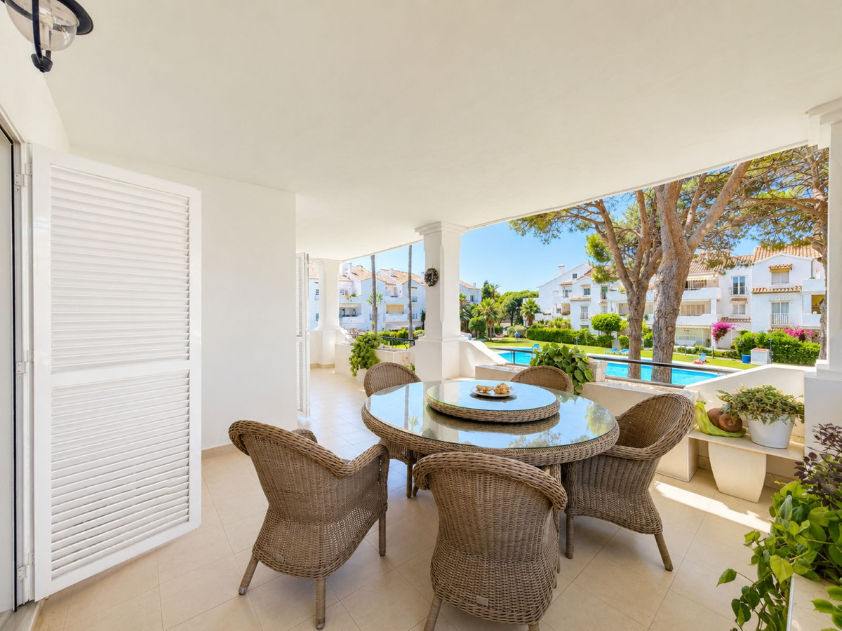 3 Bed Apartment for sale in Estepona Costa Del Sol, Málaga, Spain