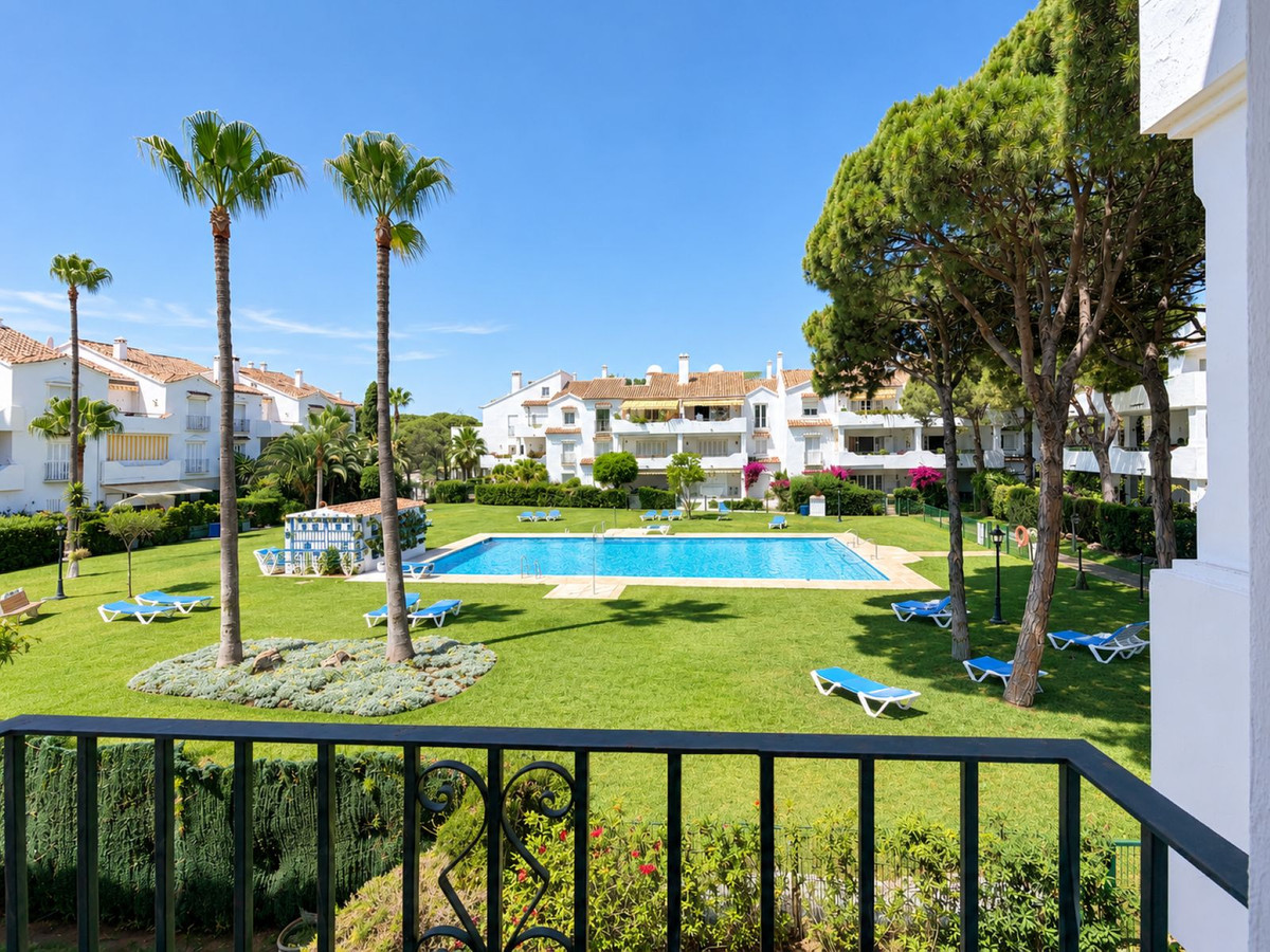 3 Bed Apartment for sale in Estepona Costa Del Sol, Málaga, Spain