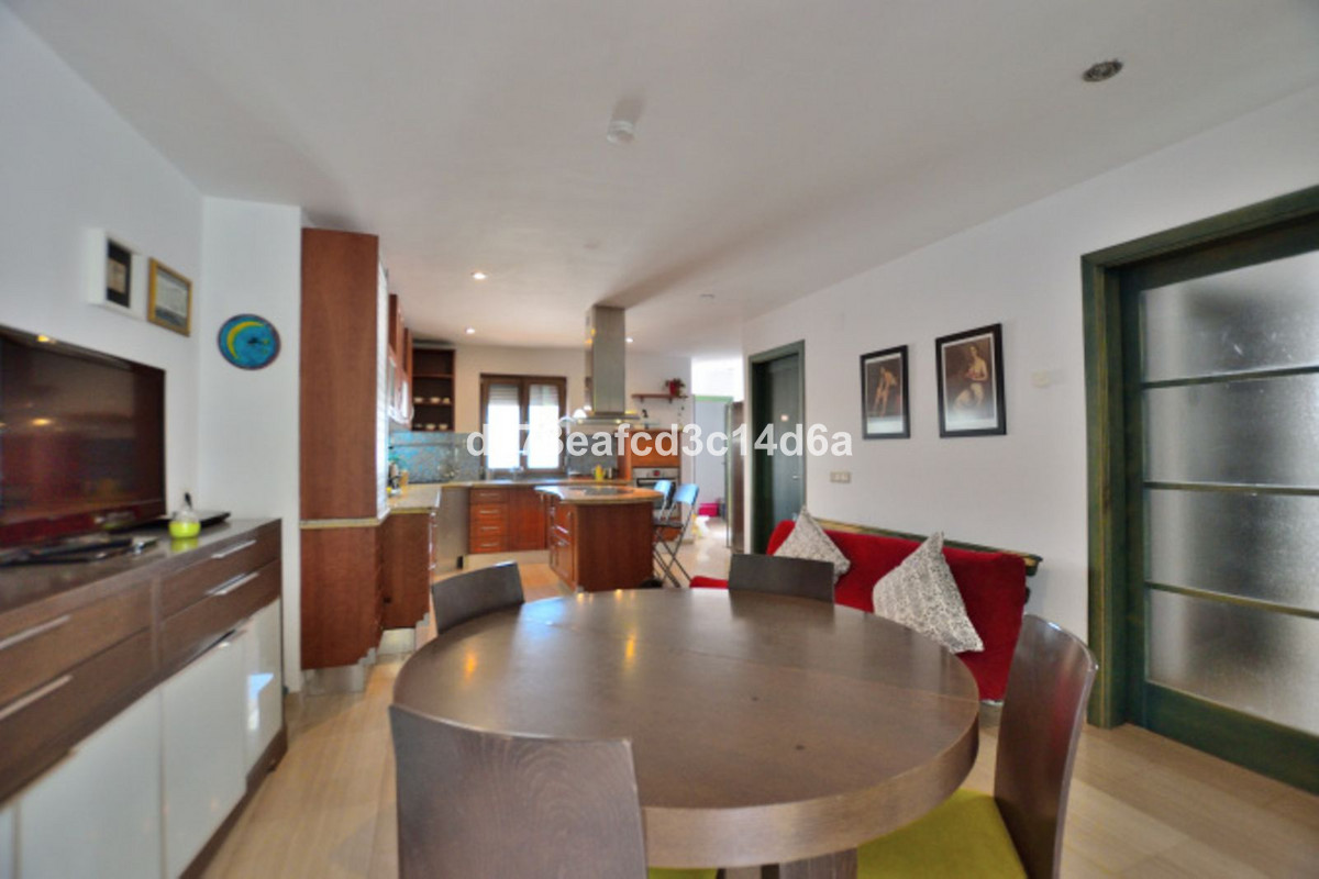 5 Bed Townhouse for sale in Ronda Costa Del Sol, Málaga, Spain