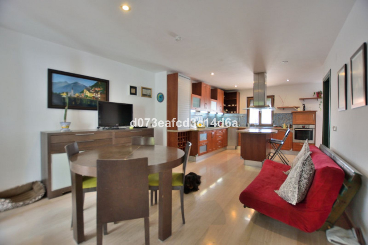 5 Bed Townhouse for sale in Ronda Costa Del Sol, Málaga, Spain