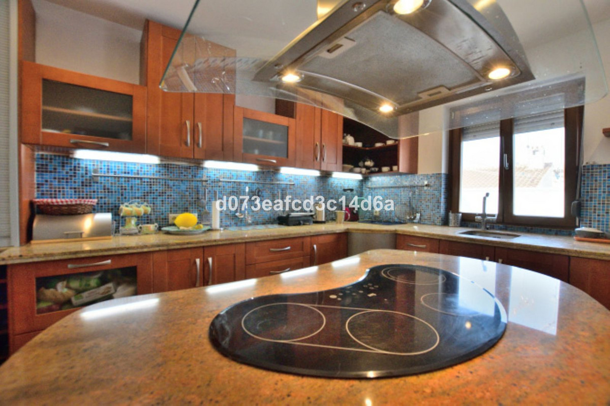 5 Bed Townhouse for sale in Ronda Costa Del Sol, Málaga, Spain