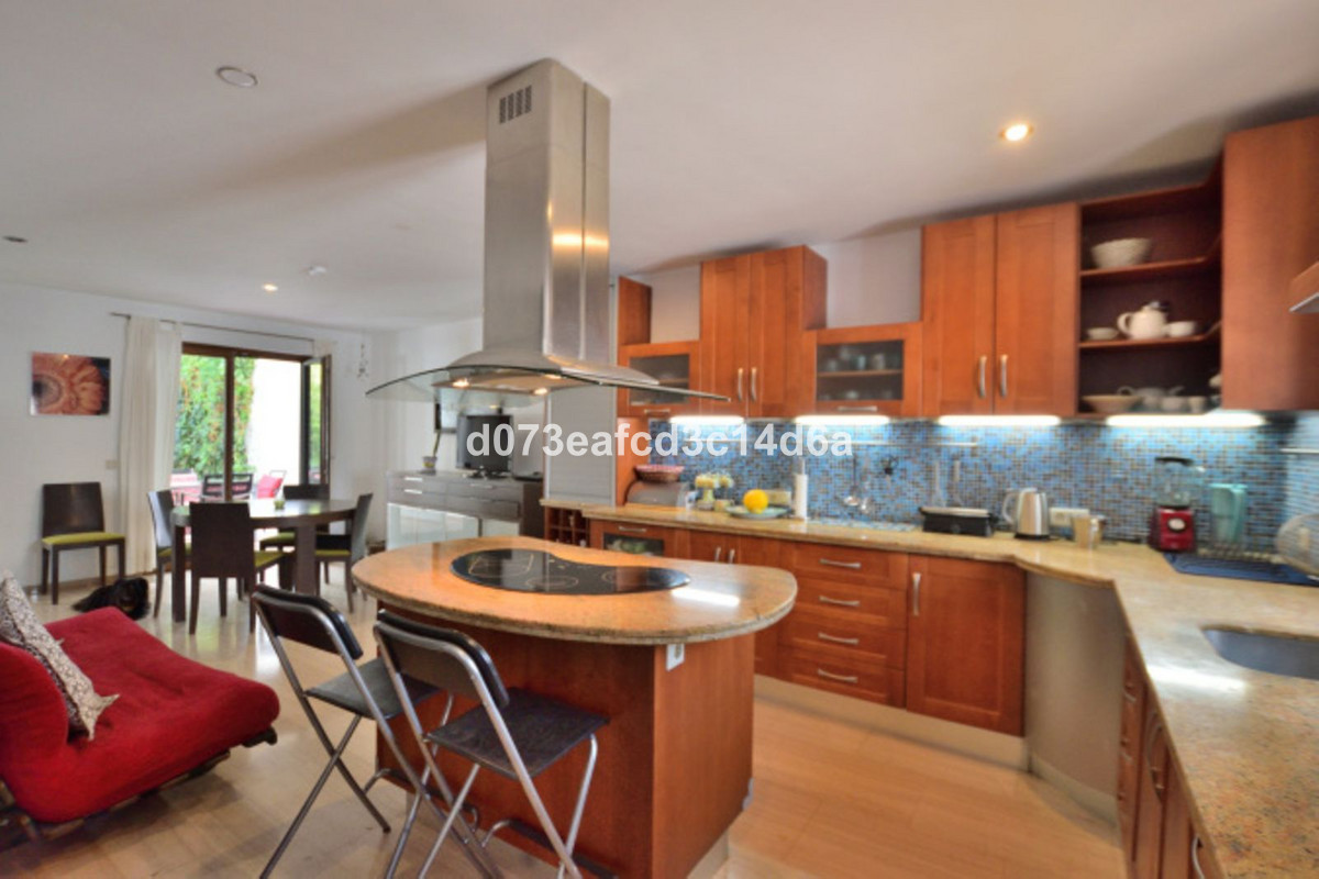 5 Bed Townhouse for sale in Ronda Costa Del Sol, Málaga, Spain