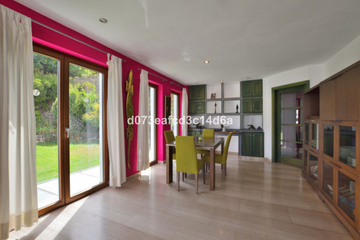 5 Bed Townhouse for sale in Ronda Costa Del Sol, Málaga, Spain