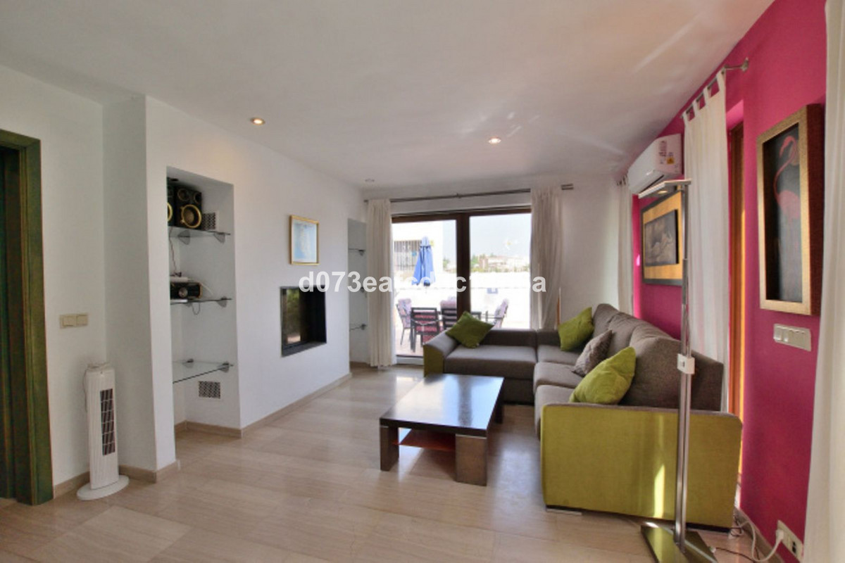 5 Bed Townhouse for sale in Ronda Costa Del Sol, Málaga, Spain