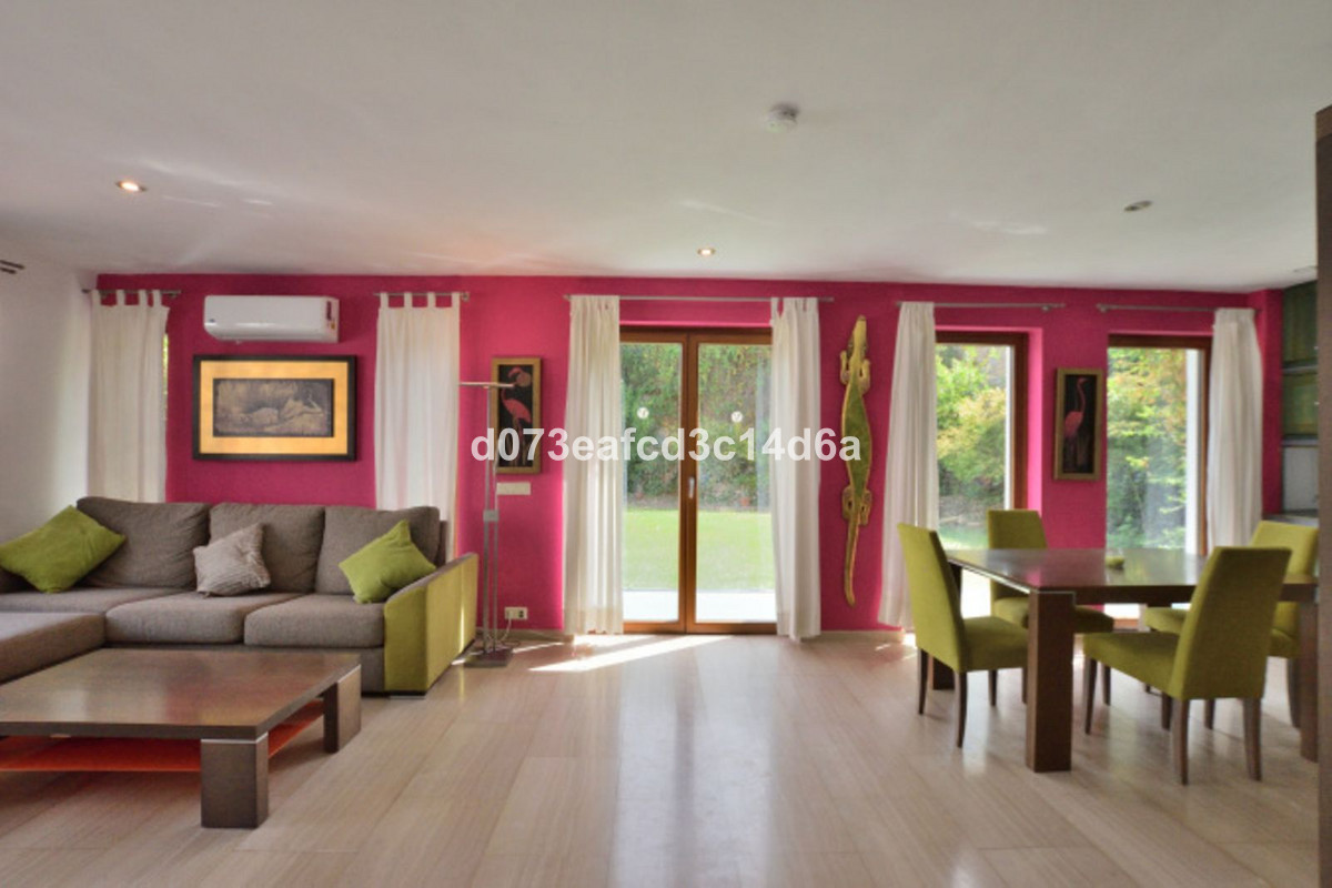 5 Bed Townhouse for sale in Ronda Costa Del Sol, Málaga, Spain