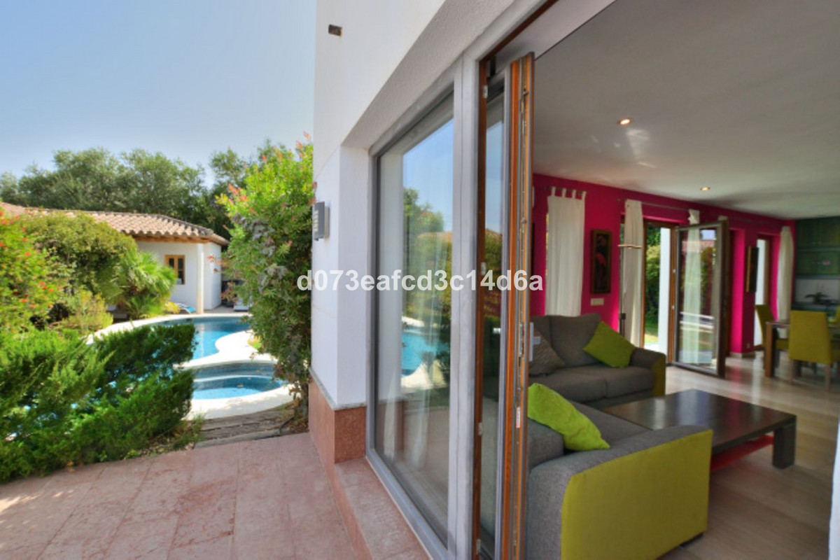 5 Bed Townhouse for sale in Ronda Costa Del Sol, Málaga, Spain