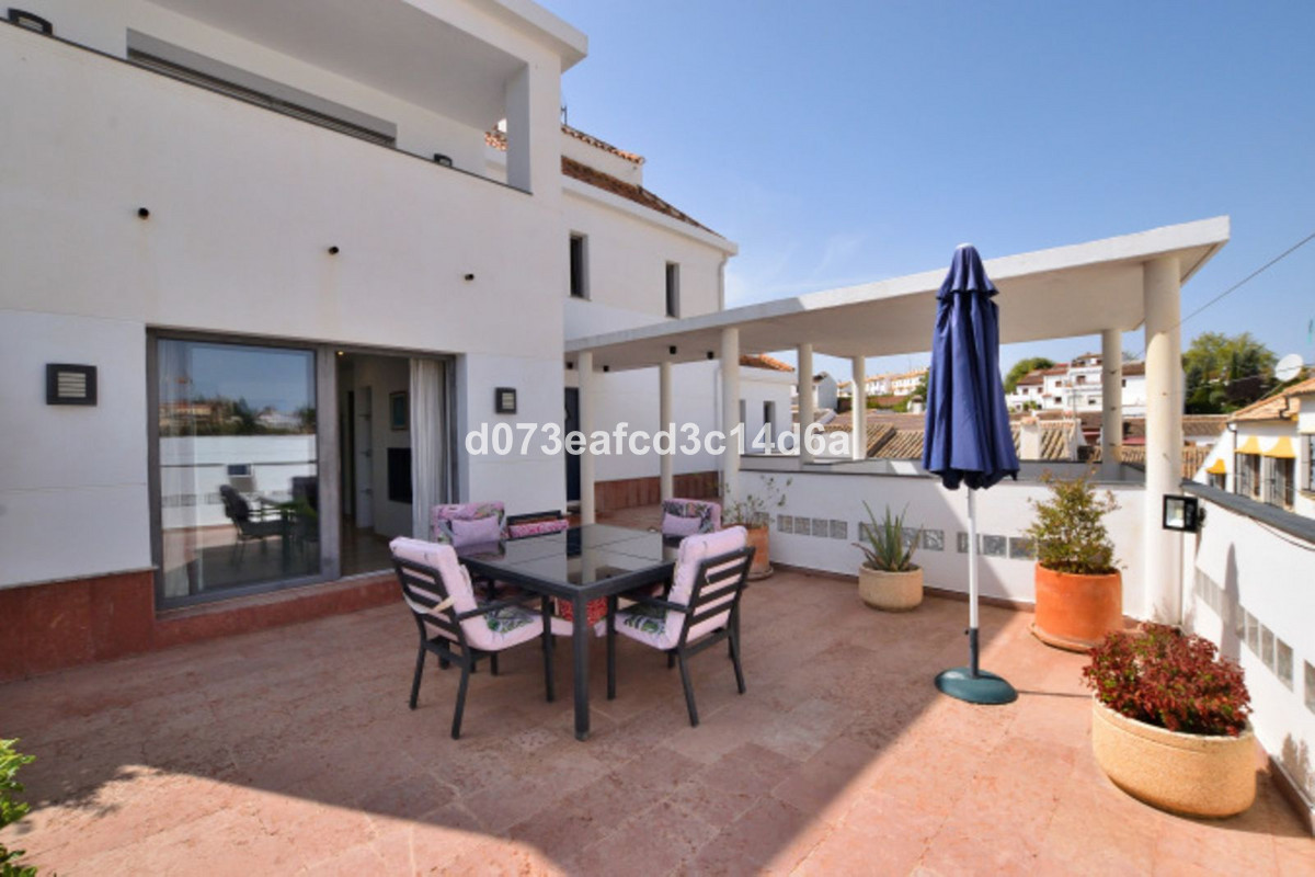5 Bed Townhouse for sale in Ronda Costa Del Sol, Málaga, Spain