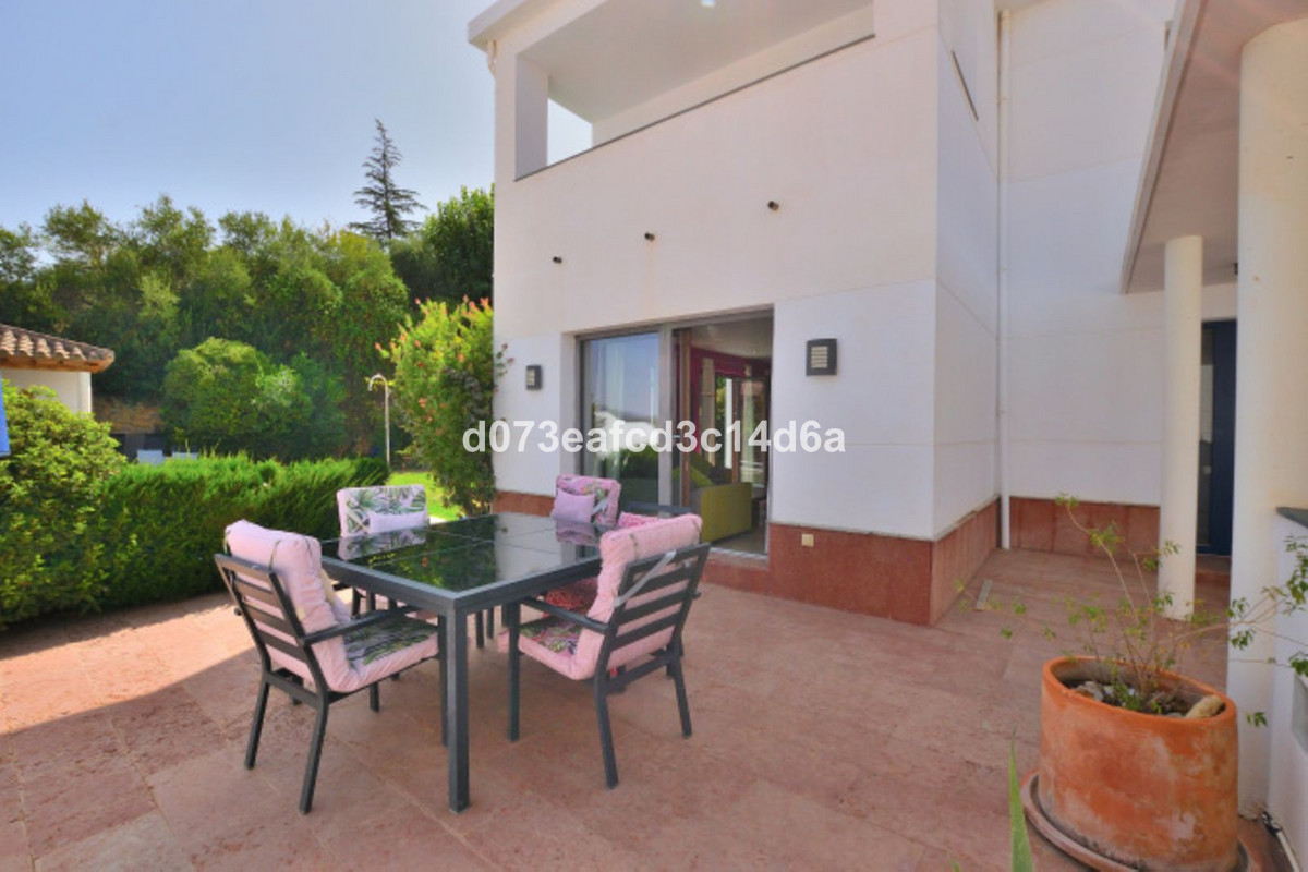 5 Bed Townhouse for sale in Ronda Costa Del Sol, Málaga, Spain