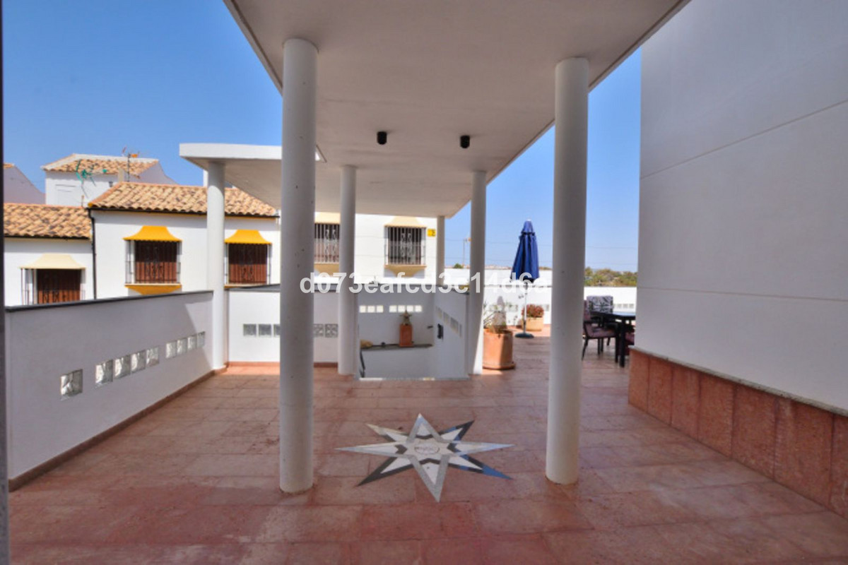 5 Bed Townhouse for sale in Ronda Costa Del Sol, Málaga, Spain