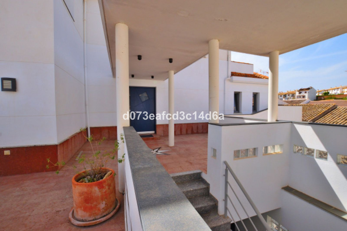 5 Bed Townhouse for sale in Ronda Costa Del Sol, Málaga, Spain