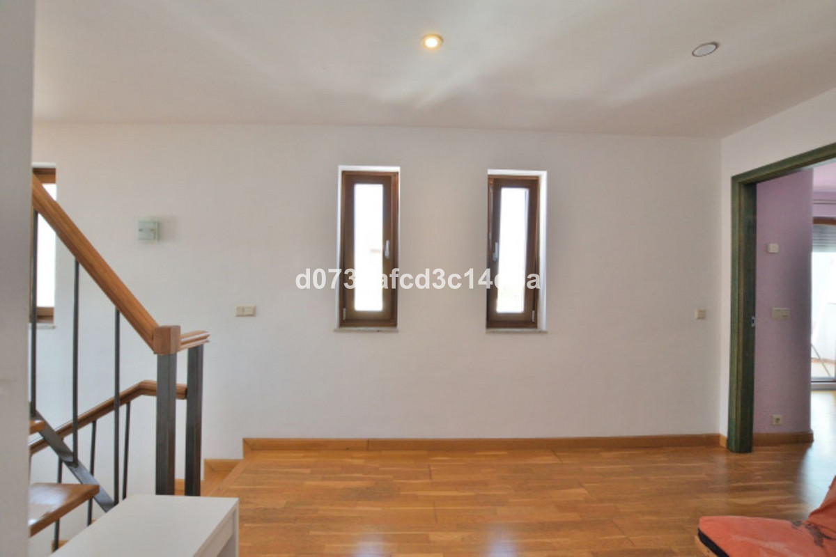 5 Bed Townhouse for sale in Ronda Costa Del Sol, Málaga, Spain