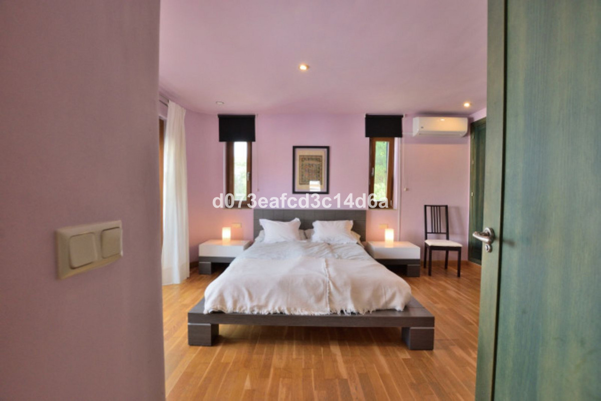 5 Bed Townhouse for sale in Ronda Costa Del Sol, Málaga, Spain