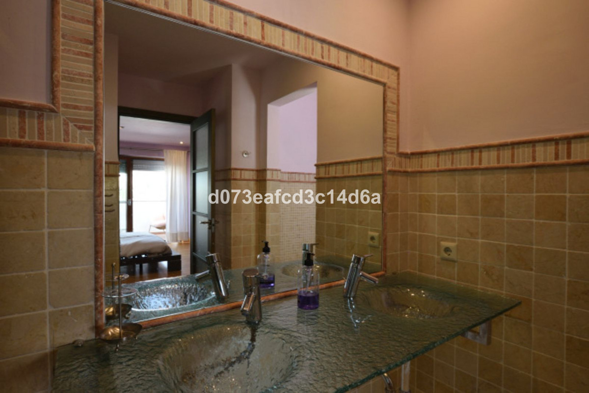 5 Bed Townhouse for sale in Ronda Costa Del Sol, Málaga, Spain