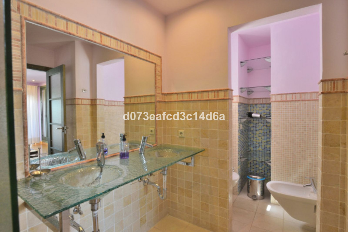5 Bed Townhouse for sale in Ronda Costa Del Sol, Málaga, Spain