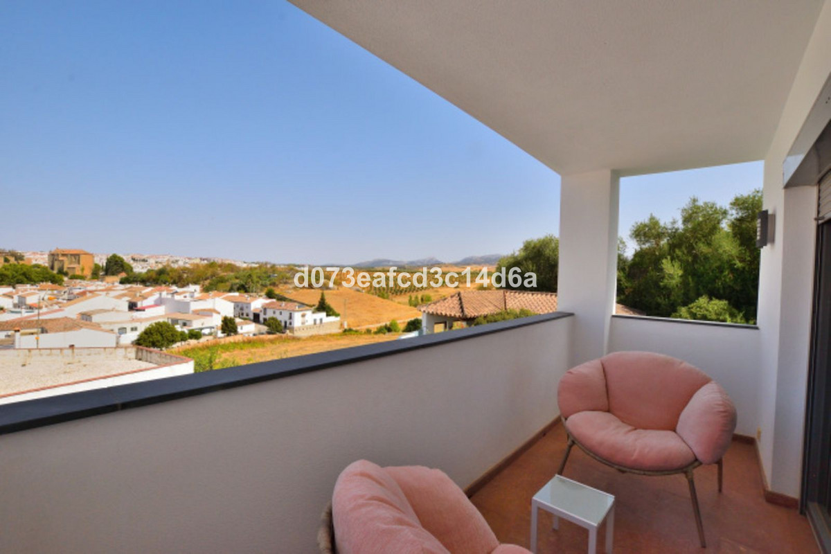 5 Bed Townhouse for sale in Ronda Costa Del Sol, Málaga, Spain