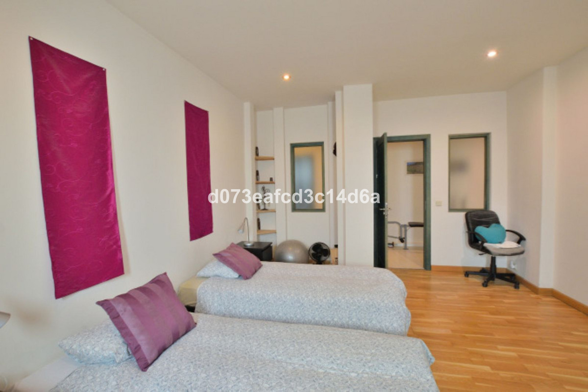 5 Bed Townhouse for sale in Ronda Costa Del Sol, Málaga, Spain