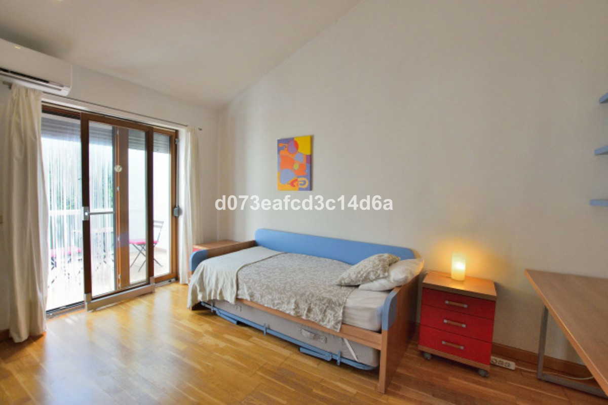 5 Bed Townhouse for sale in Ronda Costa Del Sol, Málaga, Spain