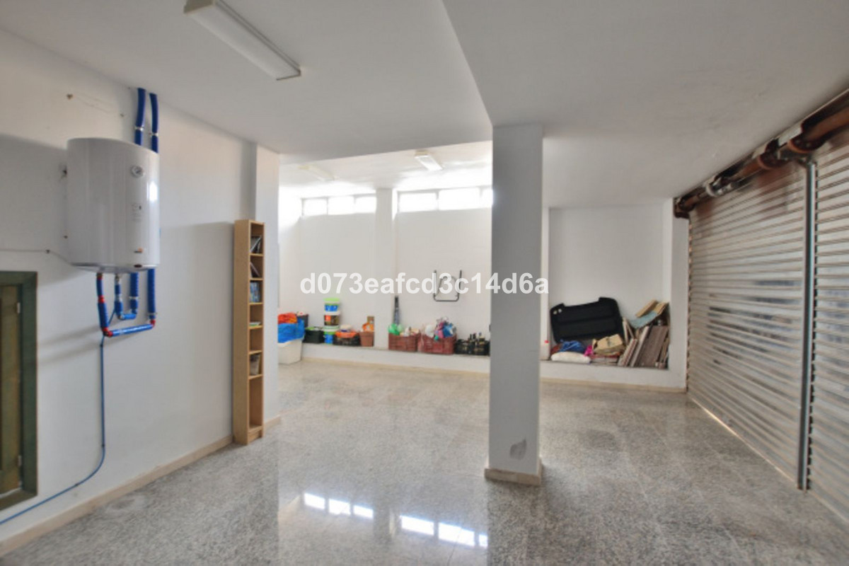 5 Bed Townhouse for sale in Ronda Costa Del Sol, Málaga, Spain